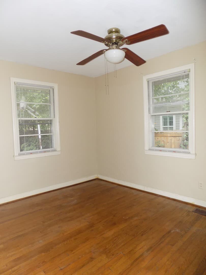 Columbia House: 507 Dogwood Street