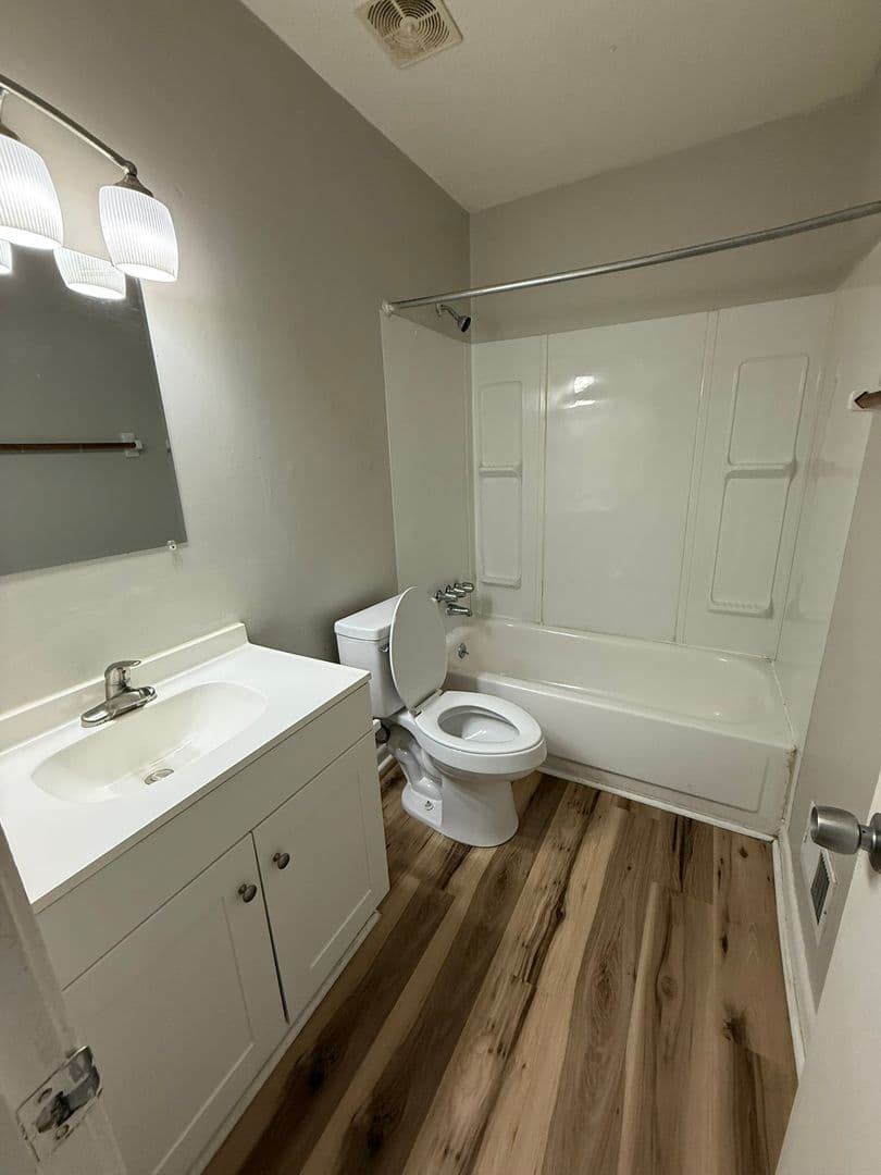Columbia Apartment: 1432 Aralia Dr. A-C