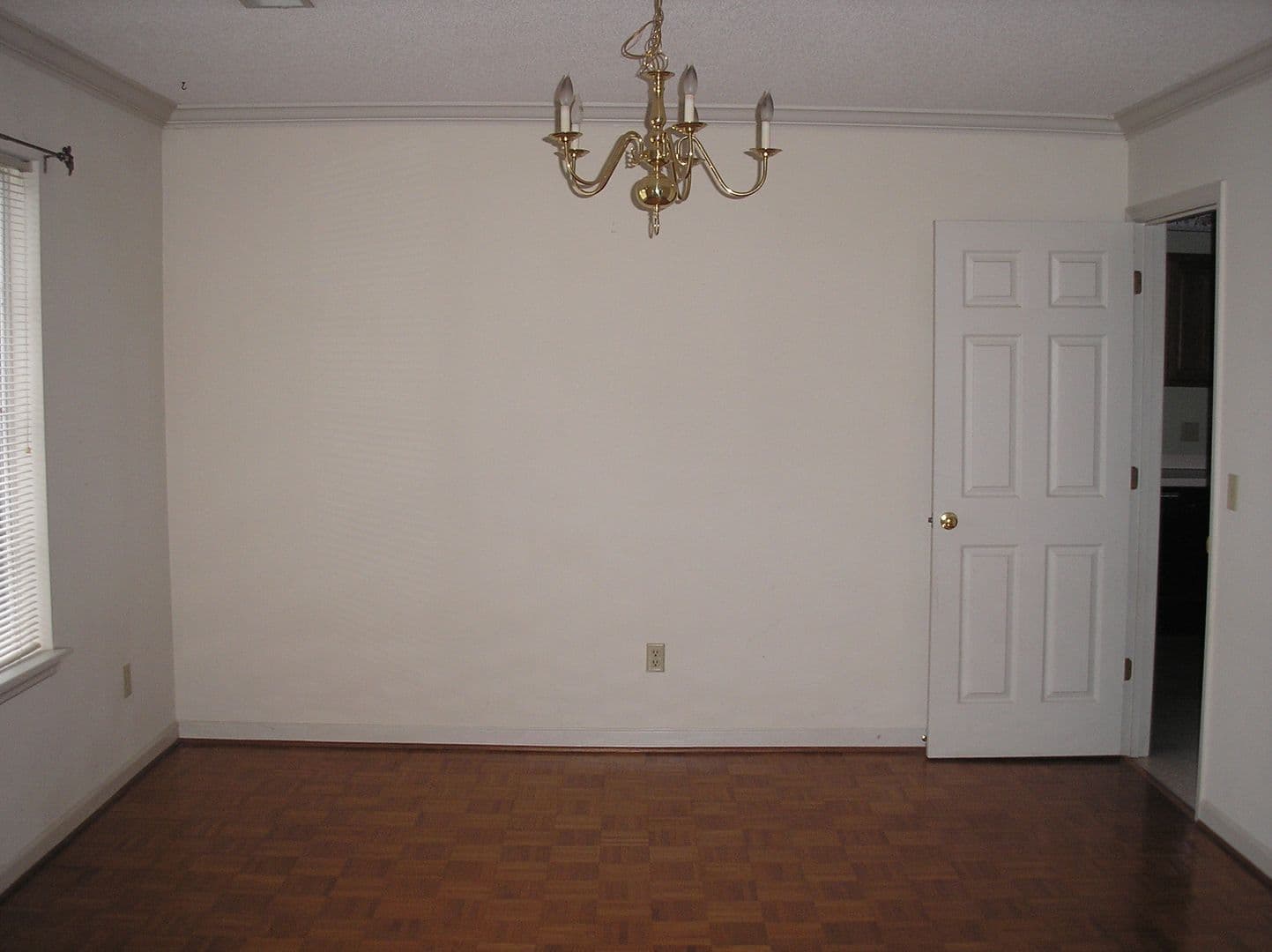 Lexington House: 414 Saddlebrooke Rd