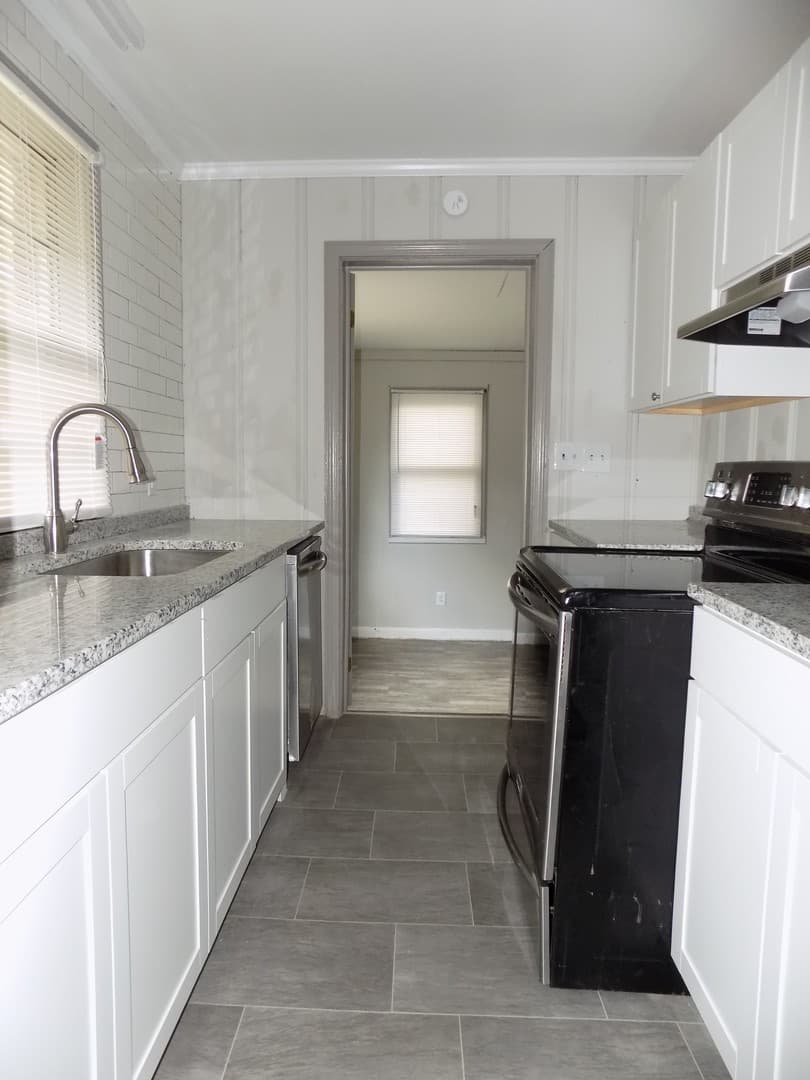 Columbia House: 2707 Holt Drive