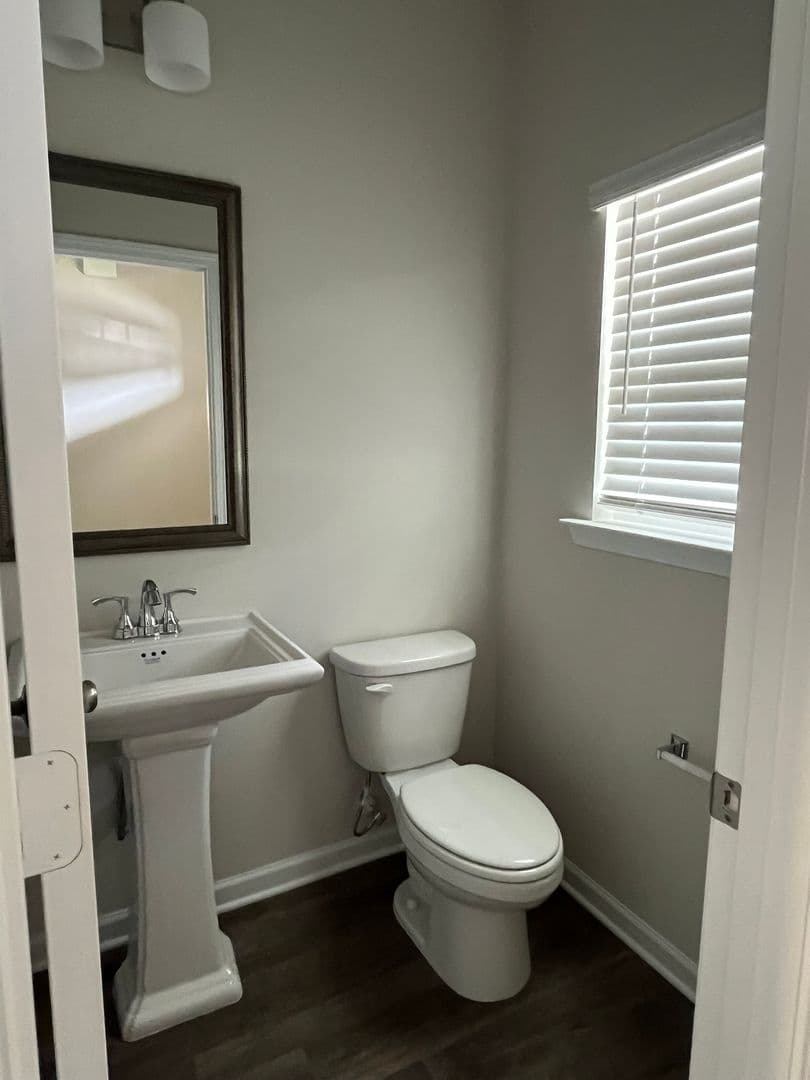 Lexington House: 315 S. Lake Ct