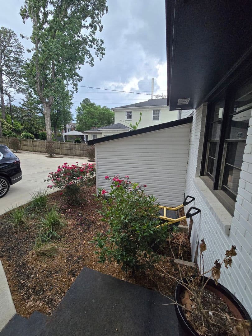 Columbia House: 2534 Forest Dr