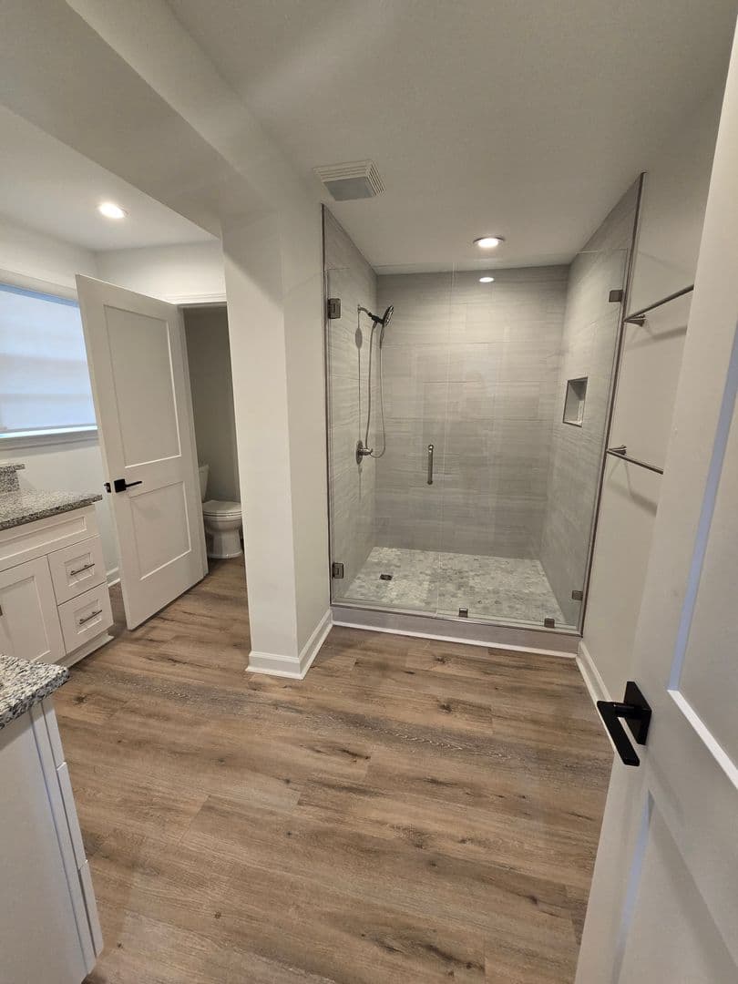 Columbia House: 2534 Forest Dr