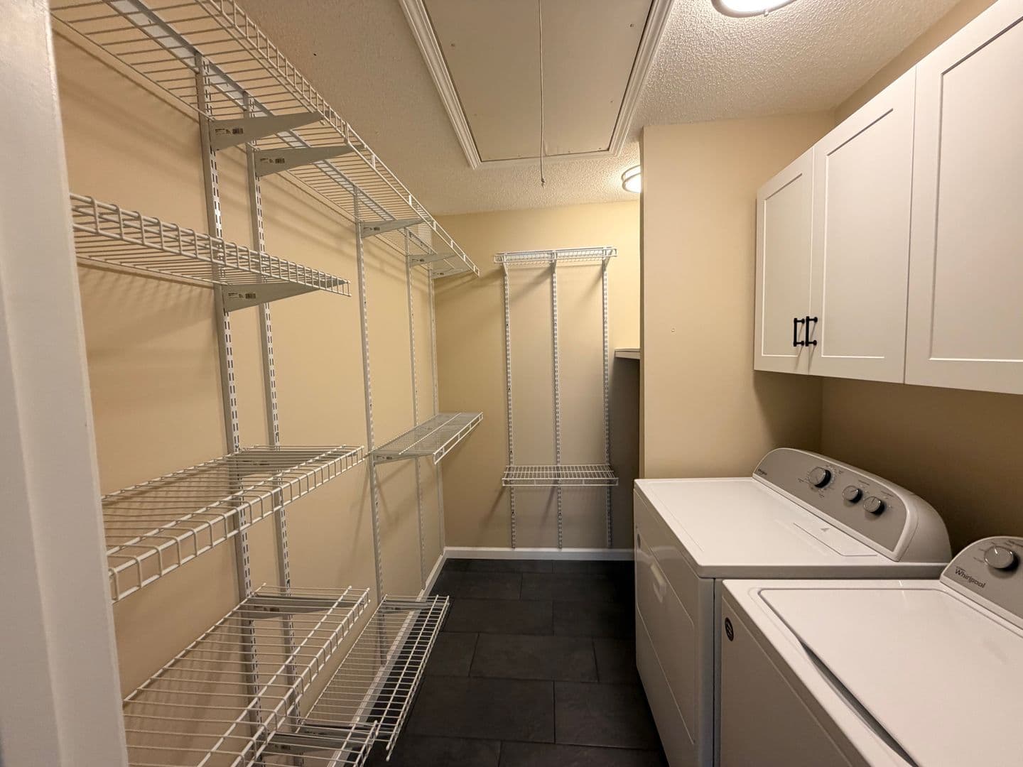 Columbia Townhome: 54 Coach Trail Ln