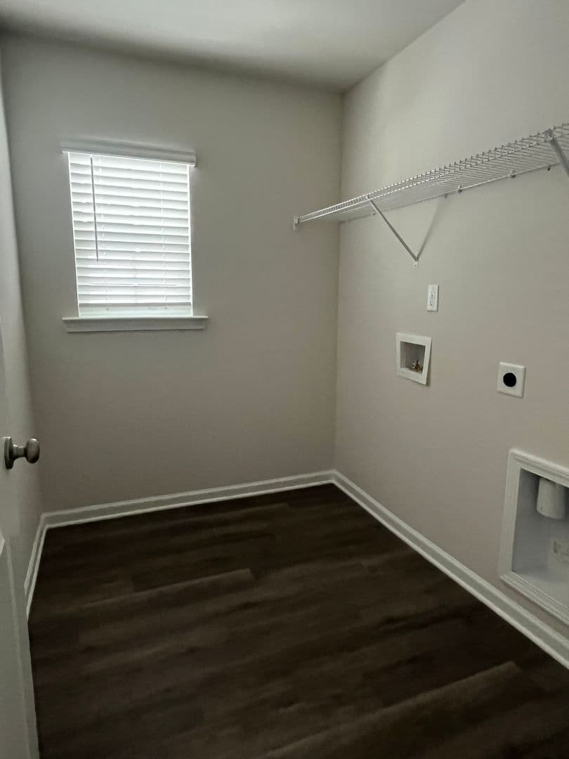 Lexington House: 315 S. Lake Ct