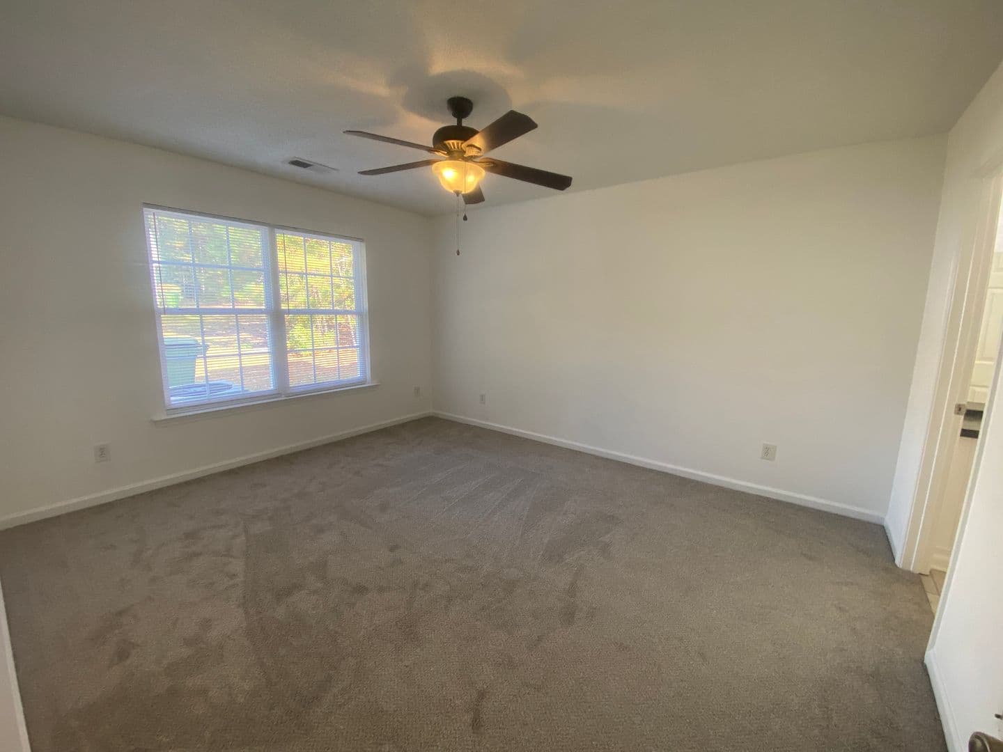 Columbia Apartment: 1852 Horseshoe Dr