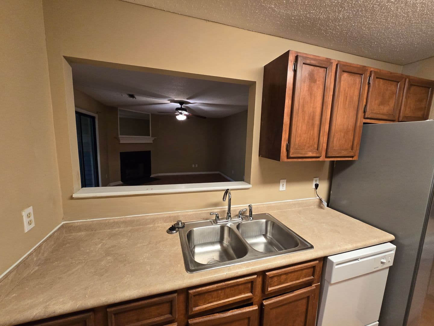 Columbia House: 1001 Creekside Way