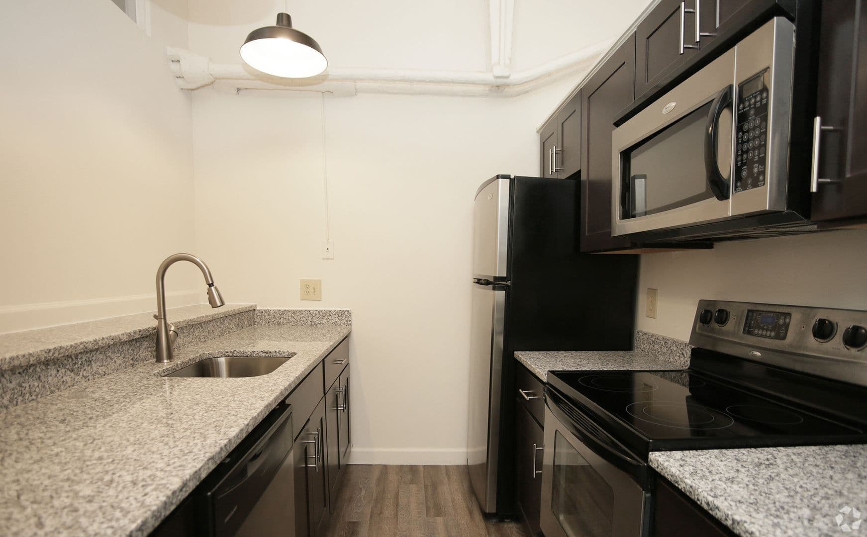 Baltimore Apartment: 121 S Fremont Ave