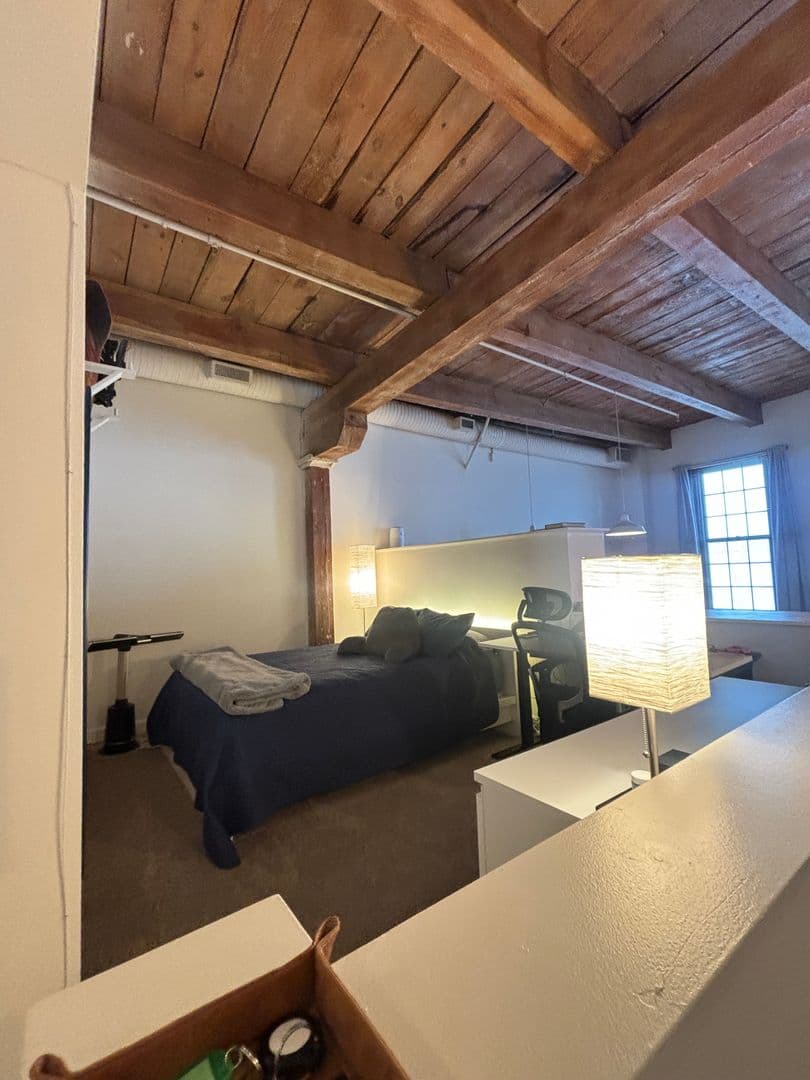 Baltimore Apartment: 121 S Fremont Ave