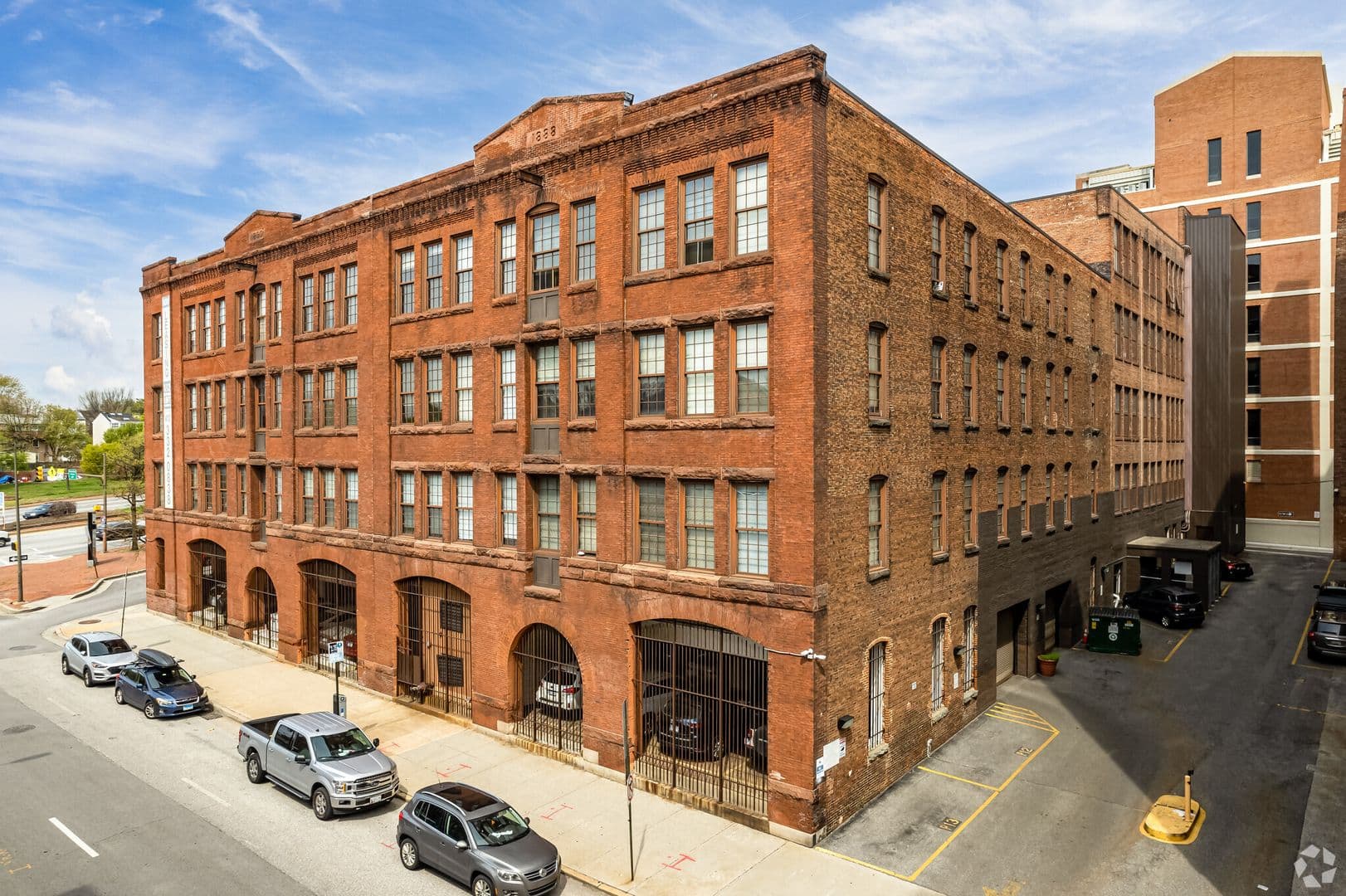 Baltimore Apartment: 121 S Fremont Ave