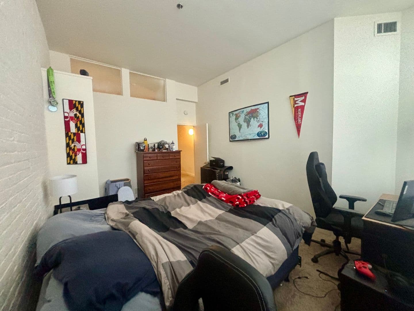 Baltimore Apartment: 121 S Fremont Ave