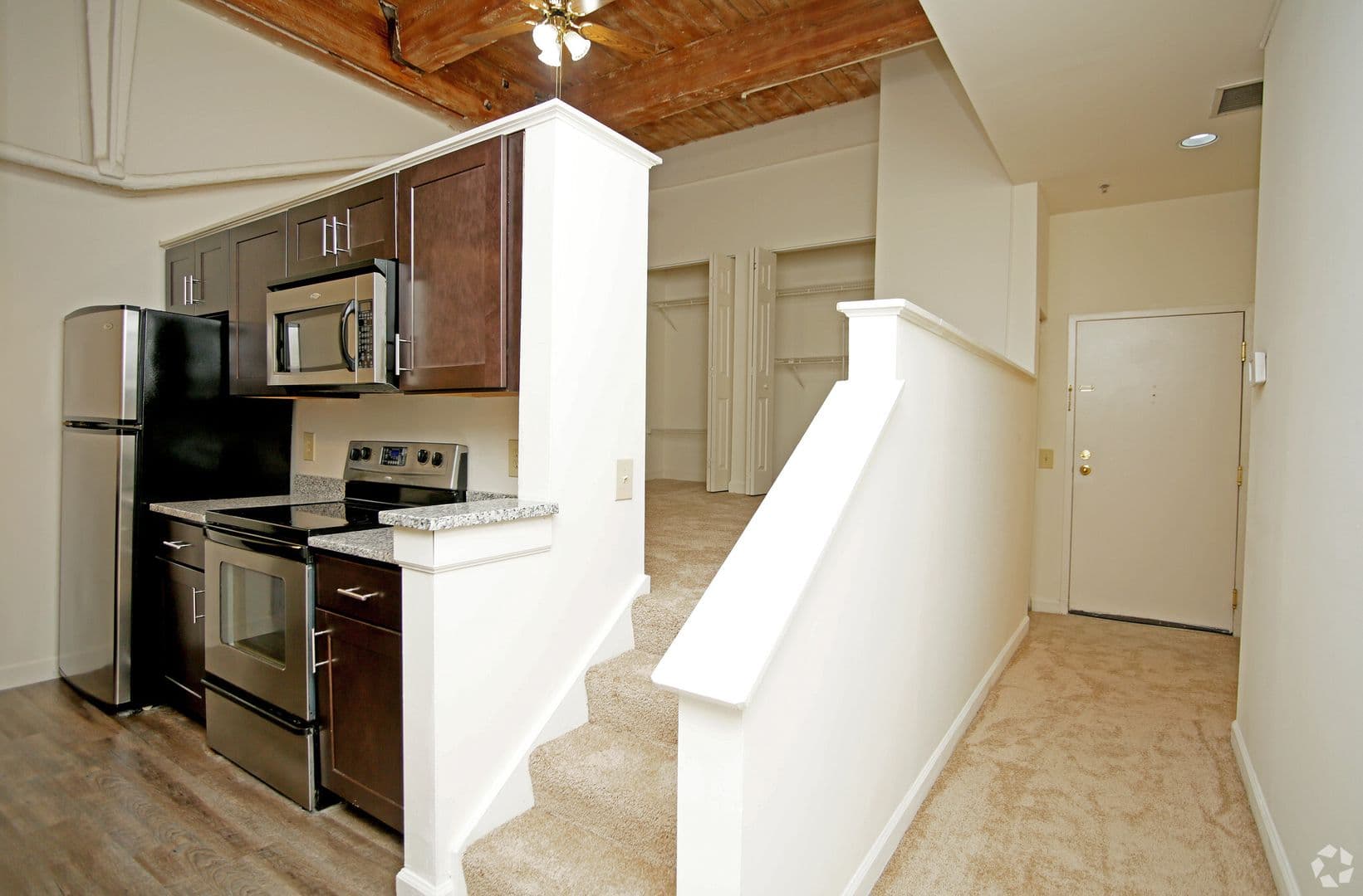 Baltimore Apartment: 121 S Fremont Ave