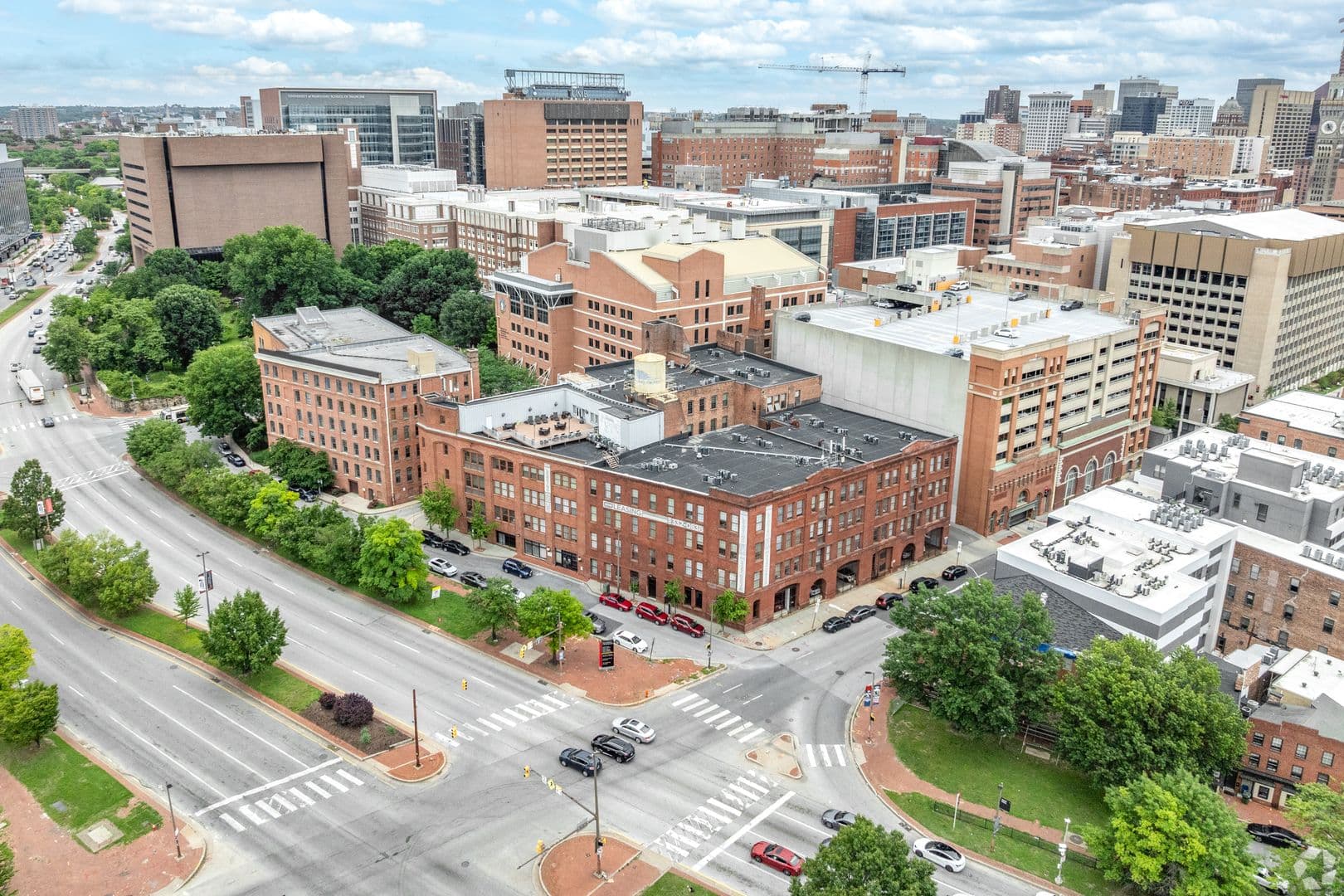 Baltimore Apartment: 121 S Fremont Ave