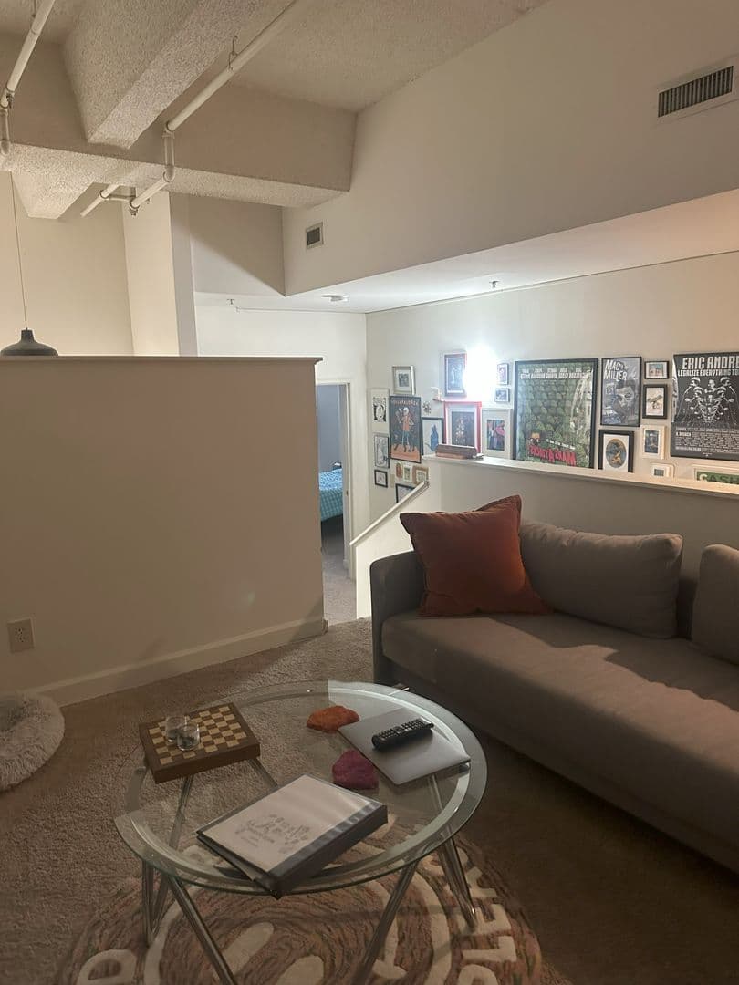 Baltimore Apartment: 121 S Fremont Ave