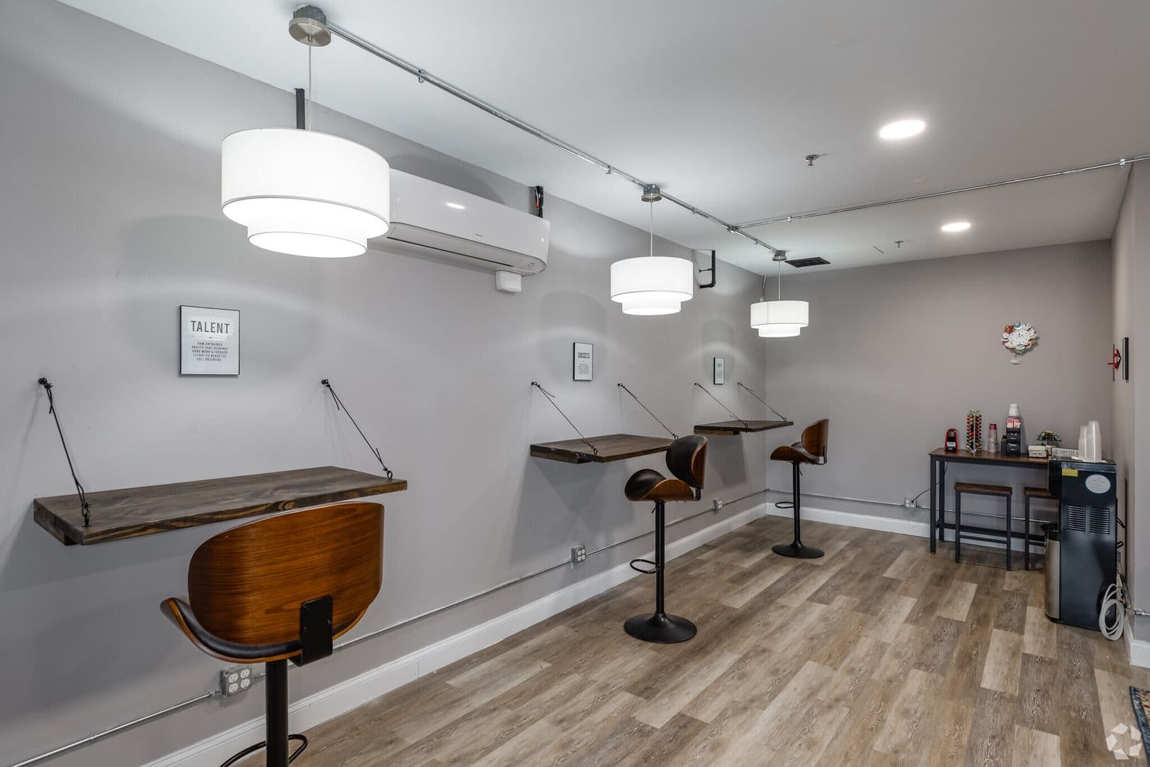 Baltimore Apartment: 121 S Fremont Ave