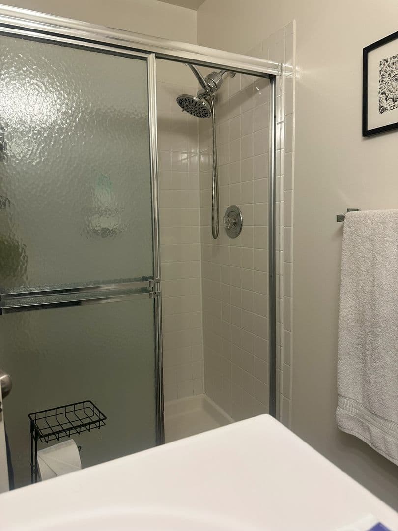 Baltimore Apartment: 121 S Fremont Ave