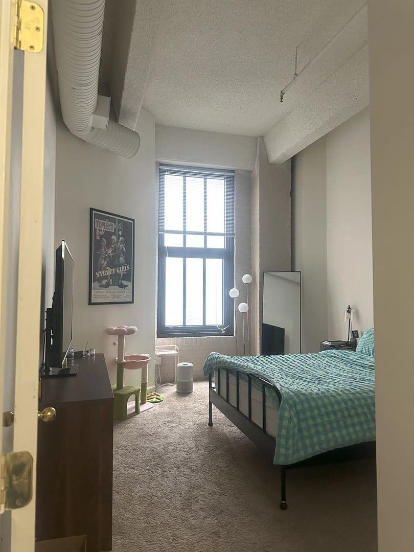 Baltimore Apartment: 121 S Fremont Ave