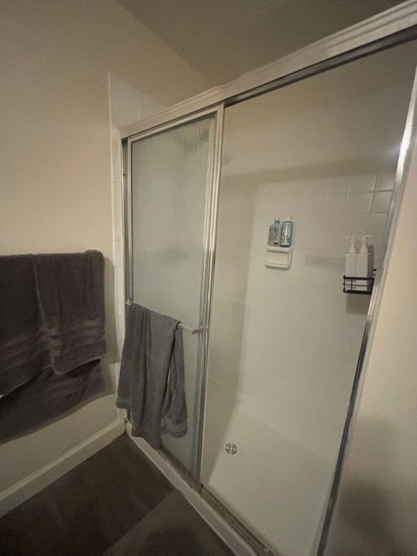 Baltimore Apartment: 121 S Fremont Ave