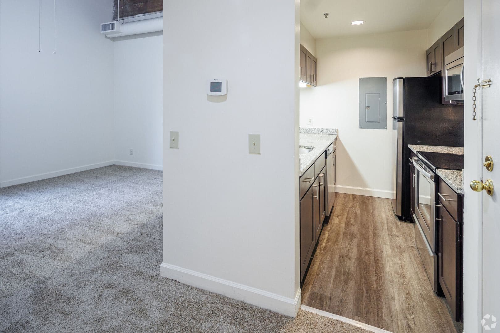 Baltimore Apartment: 121 S Fremont Ave