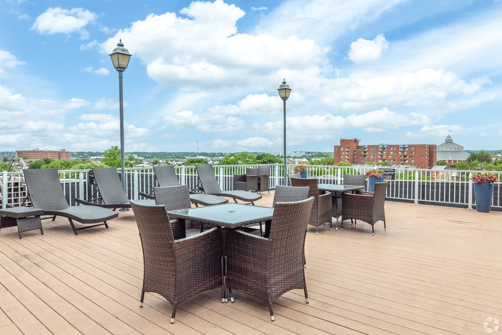 Baltimore Apartment: 121 S Fremont Ave