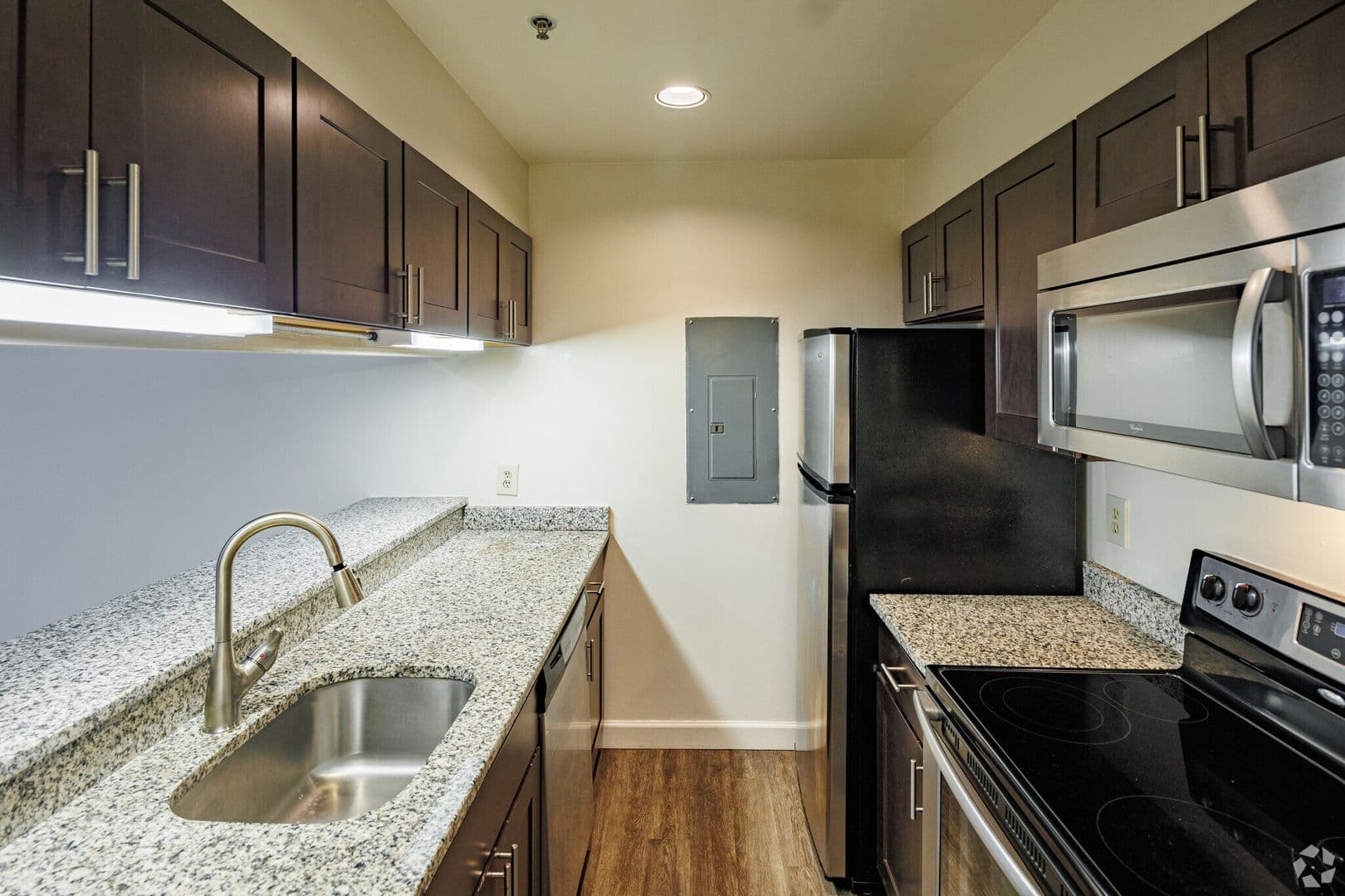 Baltimore Apartment: 121 S Fremont Ave
