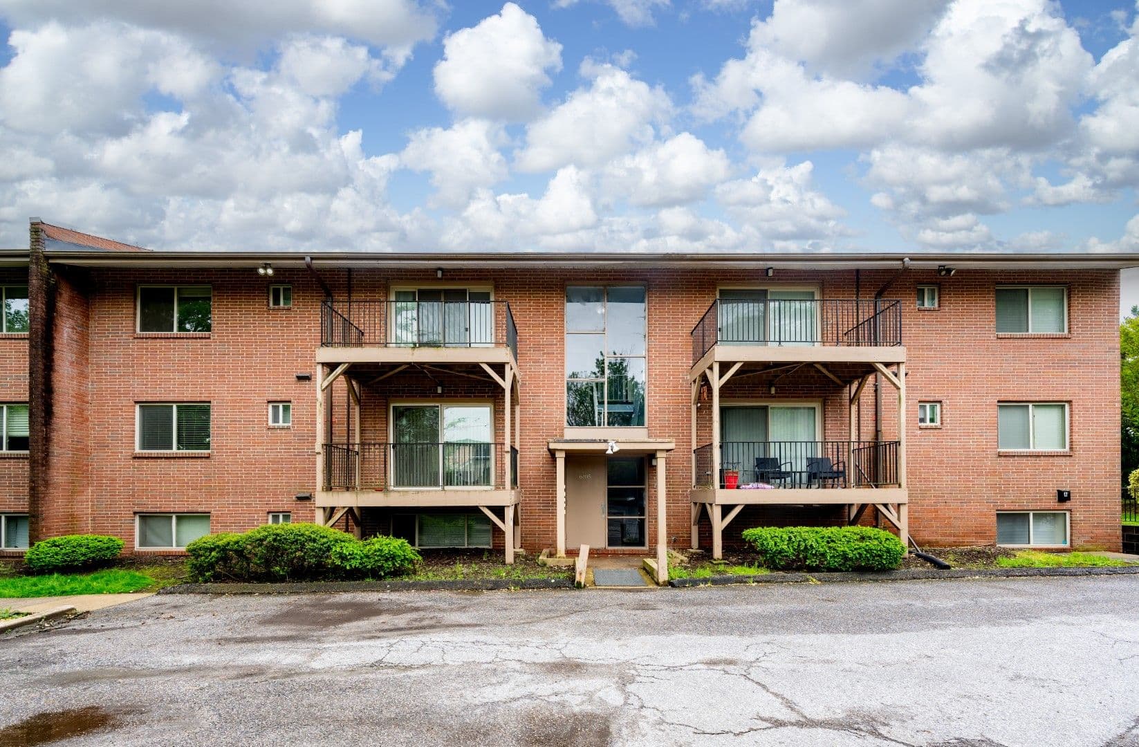 Baltimore Apartment: 6103-6109 Bellona Ave.