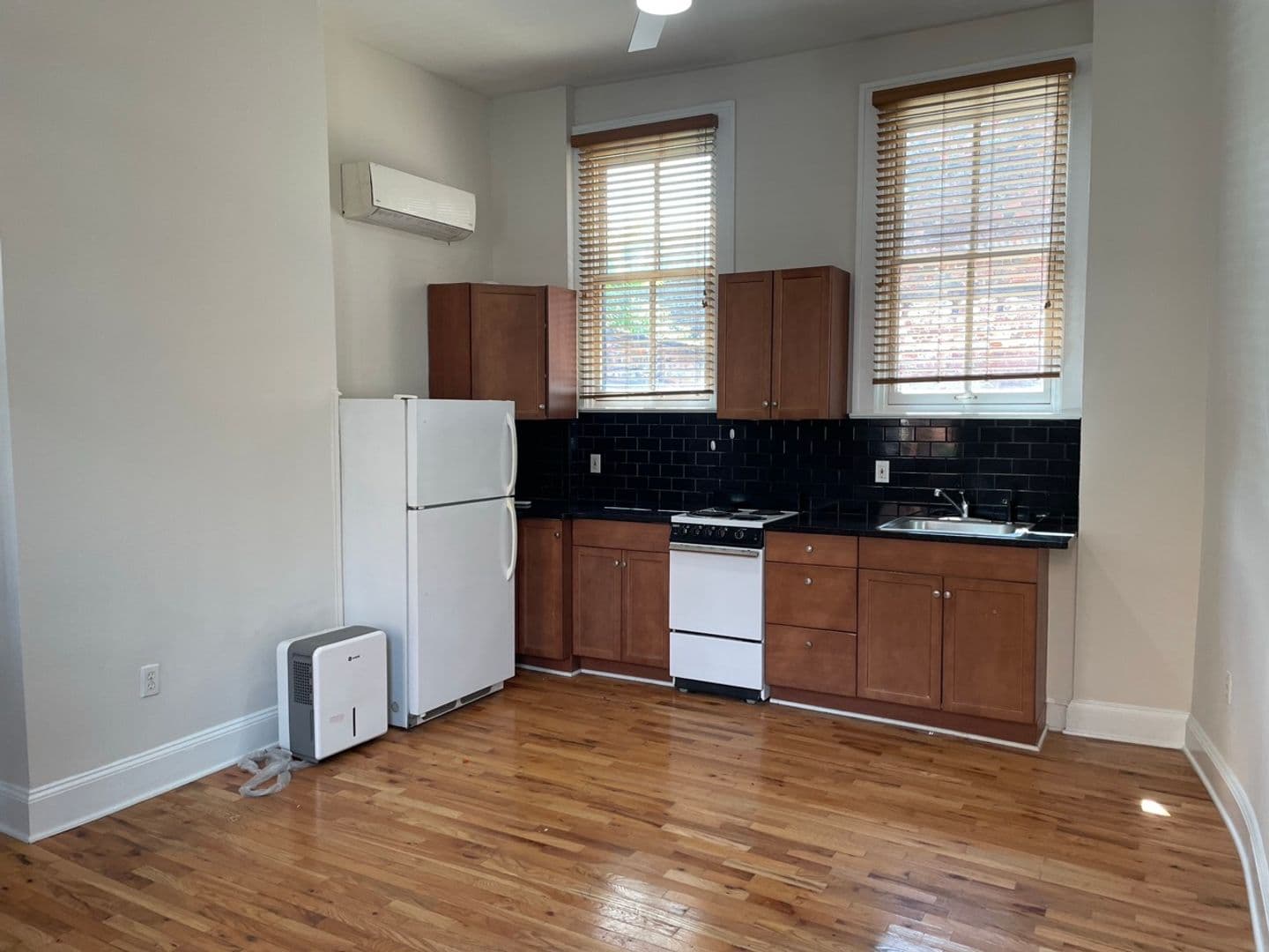 Baltimore Apartment: 1601 Shakespeare St