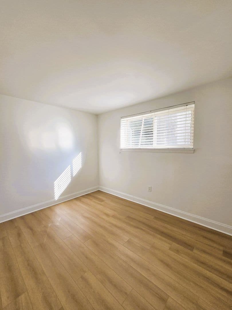 Baltimore Apartment: 6103-6109 Bellona Ave.