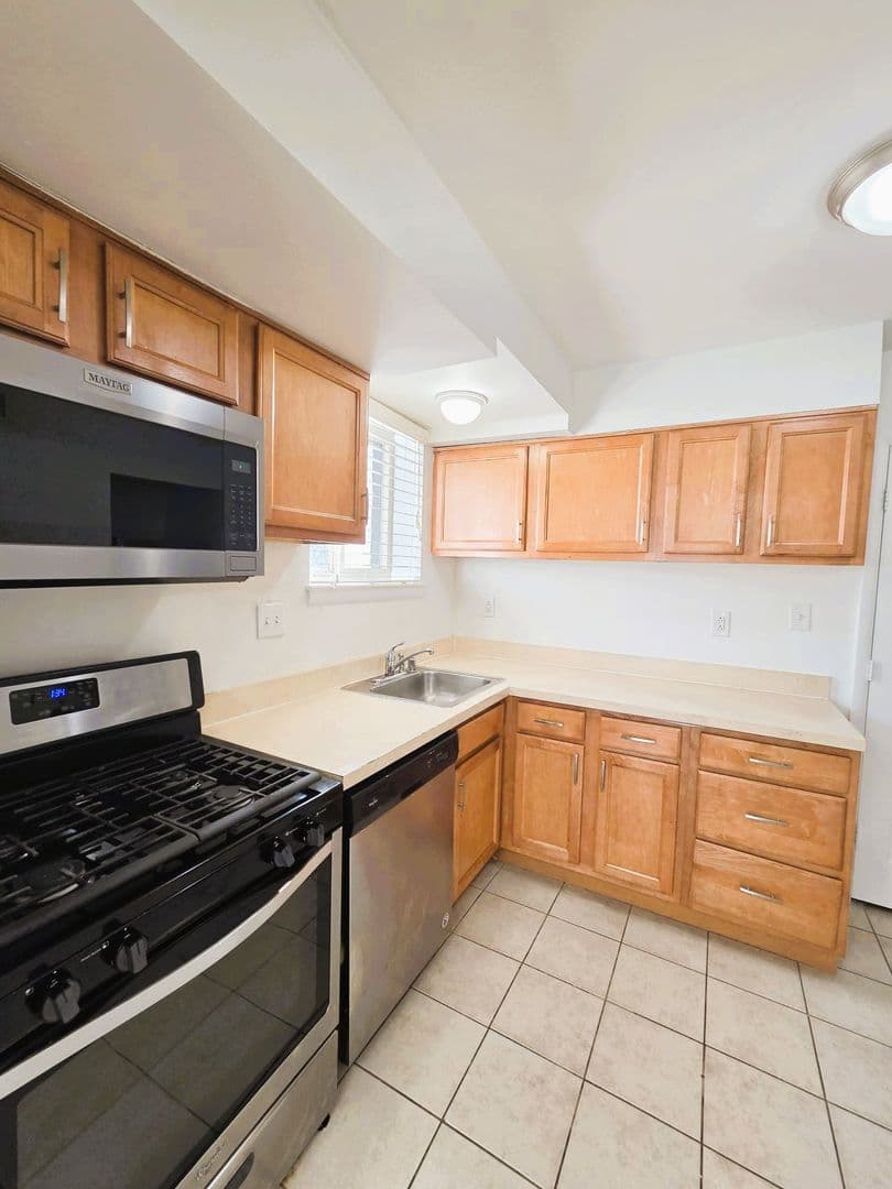 Baltimore Apartment: 6103-6109 Bellona Ave.