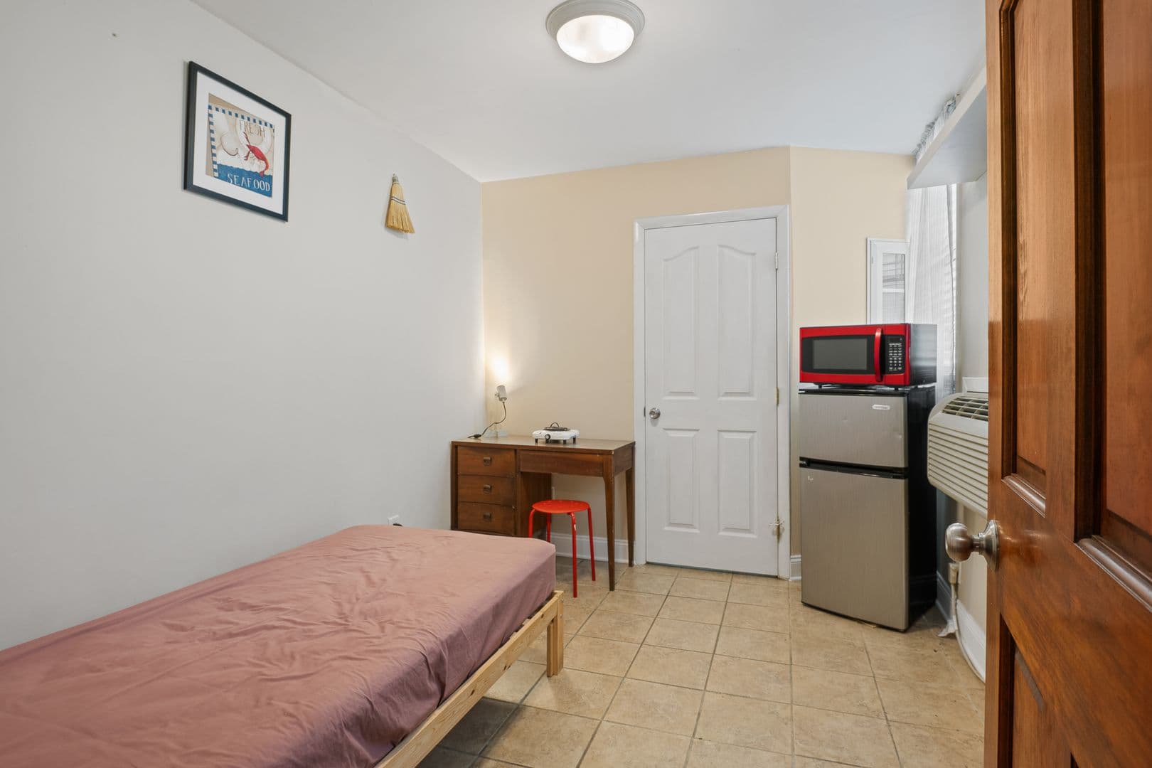 Baltimore Apartment: 1908 Aliceanna St.