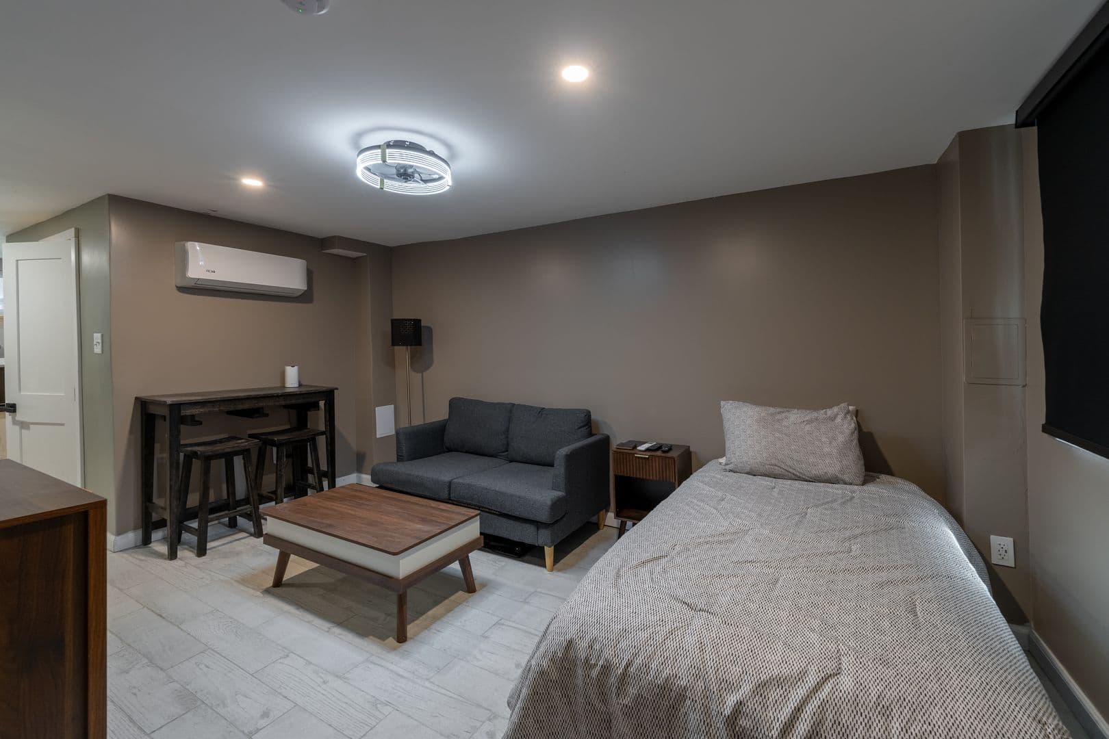 Baltimore House: 1055 Parksley