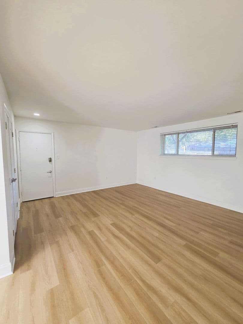 Baltimore Apartment: 6103-6109 Bellona Ave.