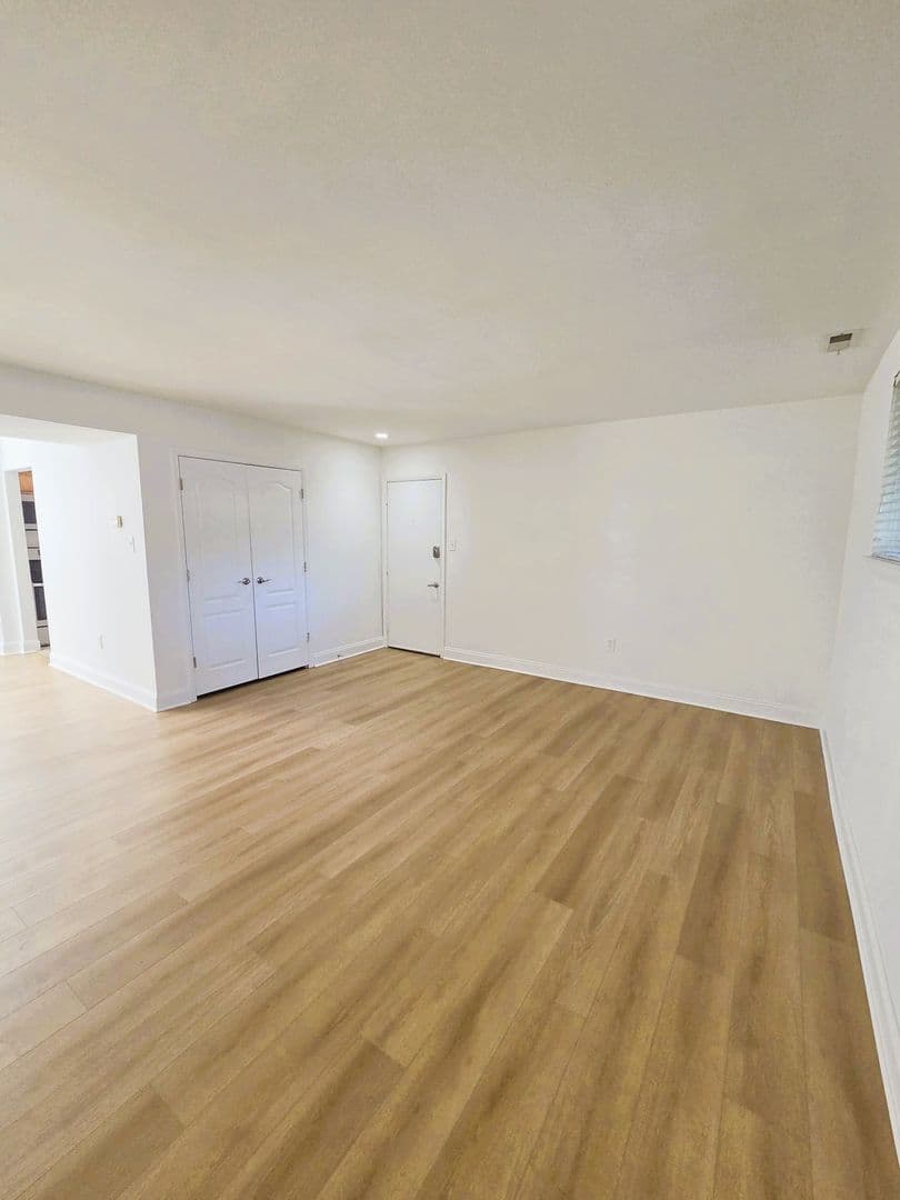 Baltimore Apartment: 6103-6109 Bellona Ave.