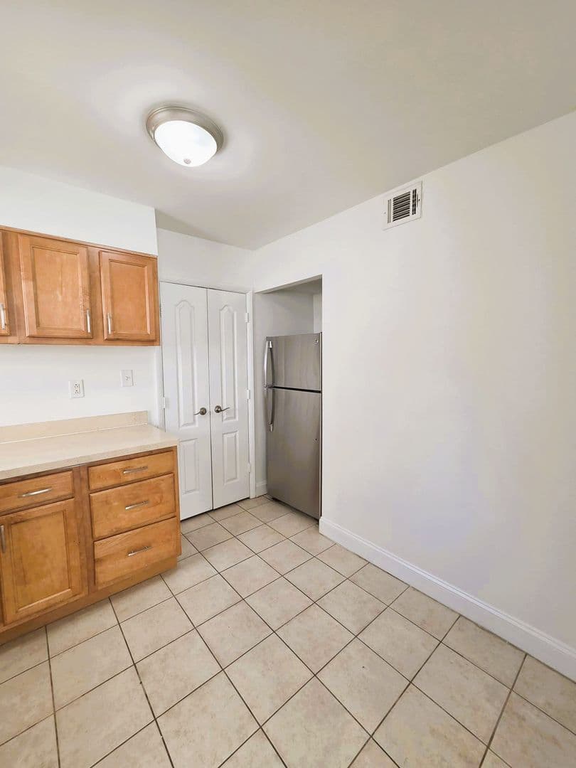 Baltimore Apartment: 6103-6109 Bellona Ave.