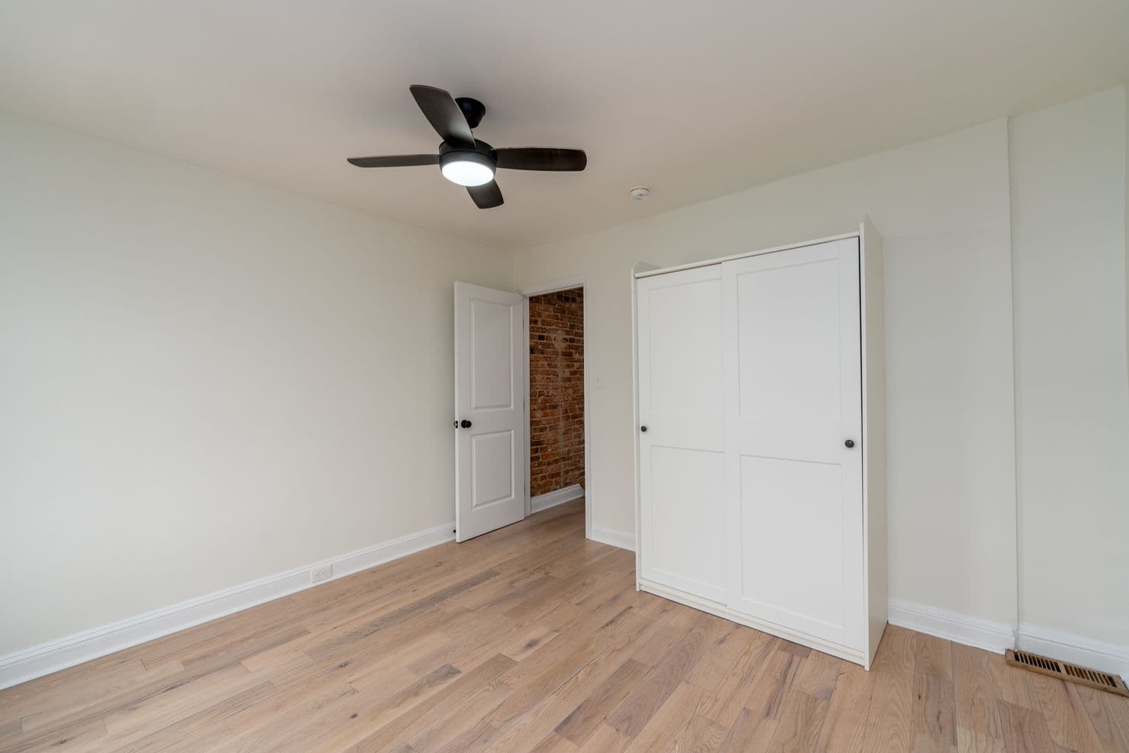 Baltimore House: 432 S Robinson St.