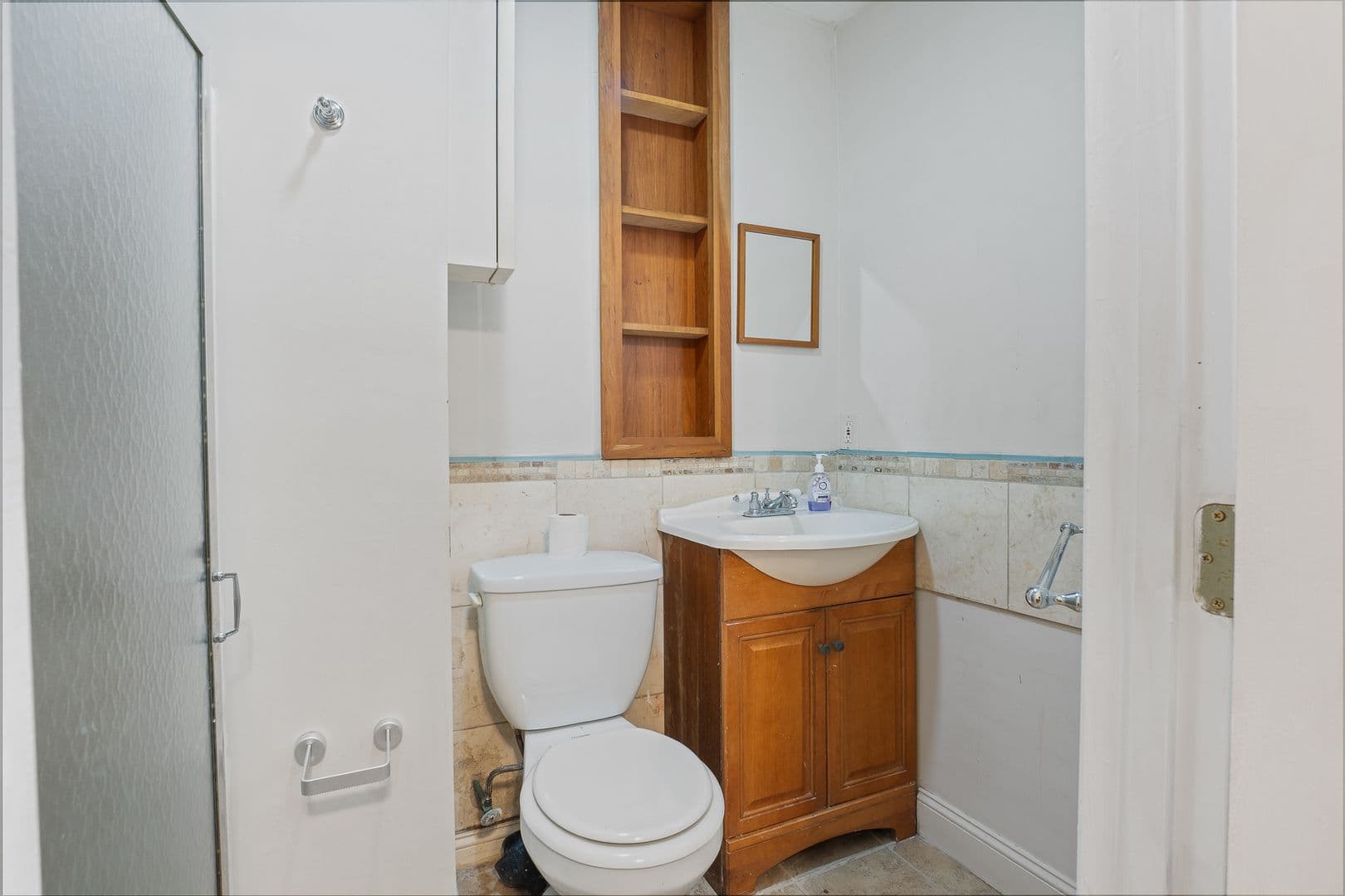 Baltimore Apartment: 1908 Aliceanna St.
