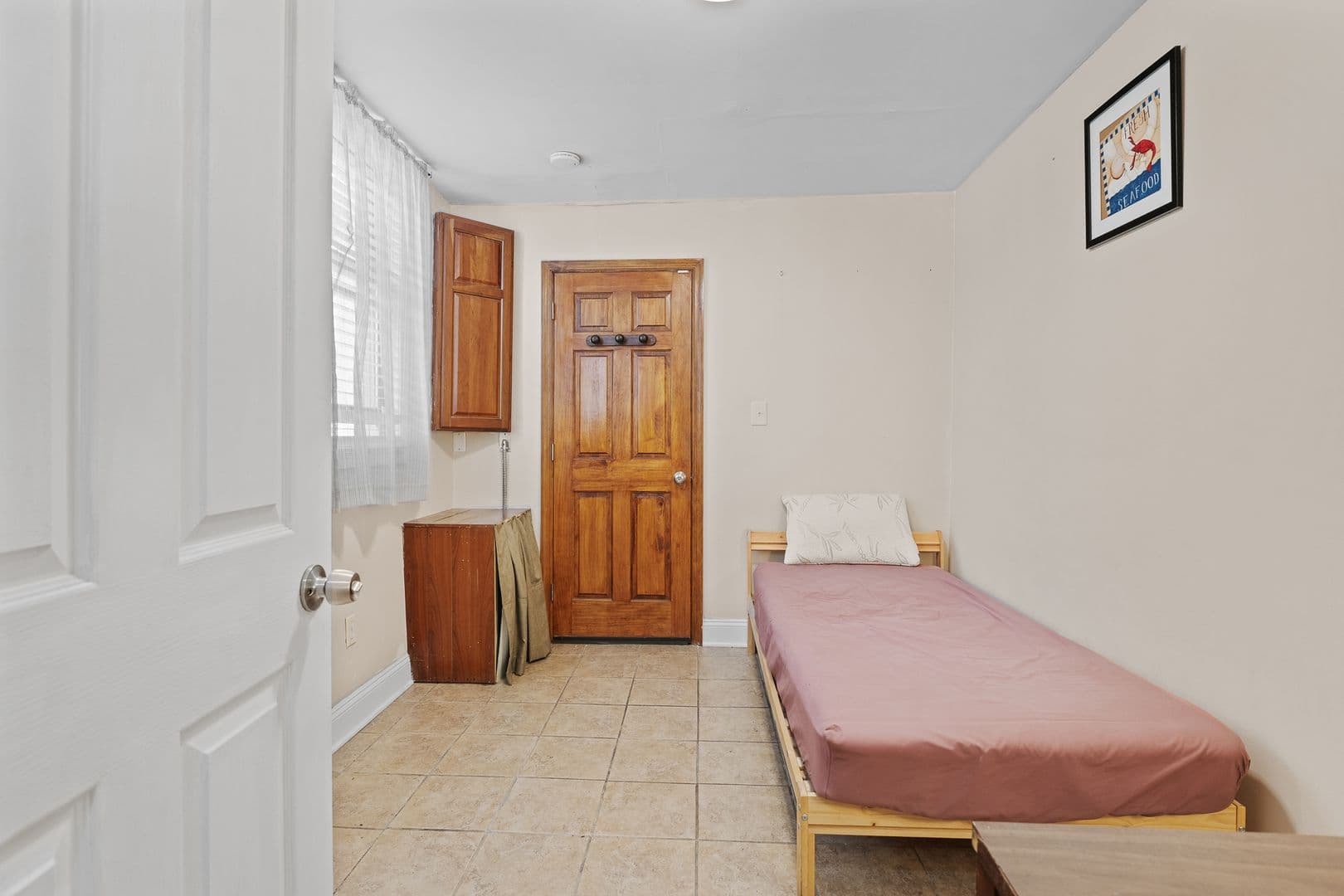 Baltimore Apartment: 1908 Aliceanna St.