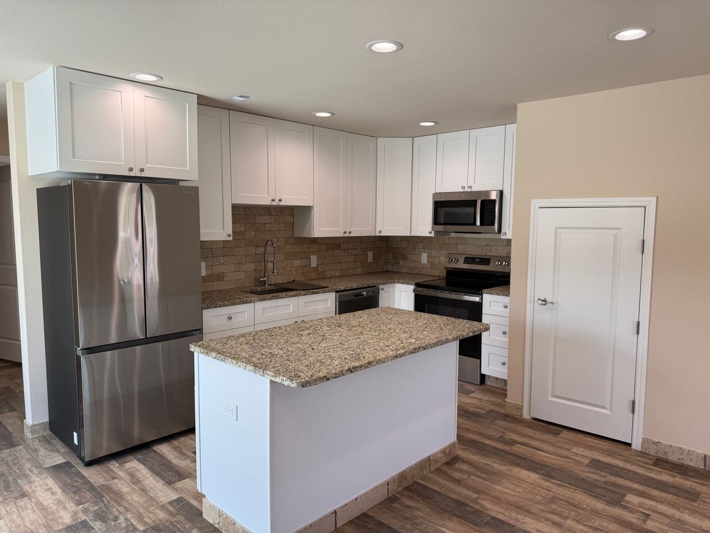 CANYON LAKE Apartment: 1008-1014 MAKAYLA DR
