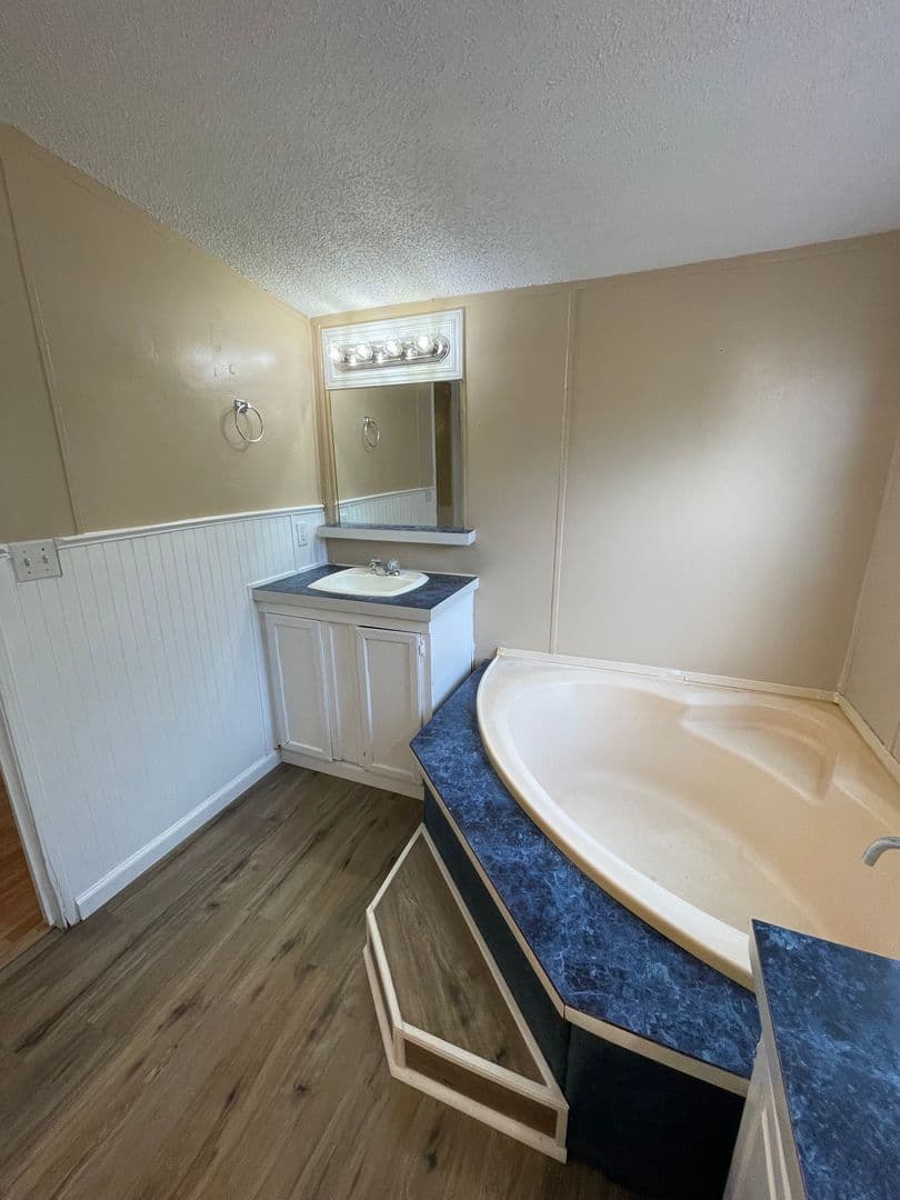 CANYON LAKE Apartment: 629 BUCK TRAIL