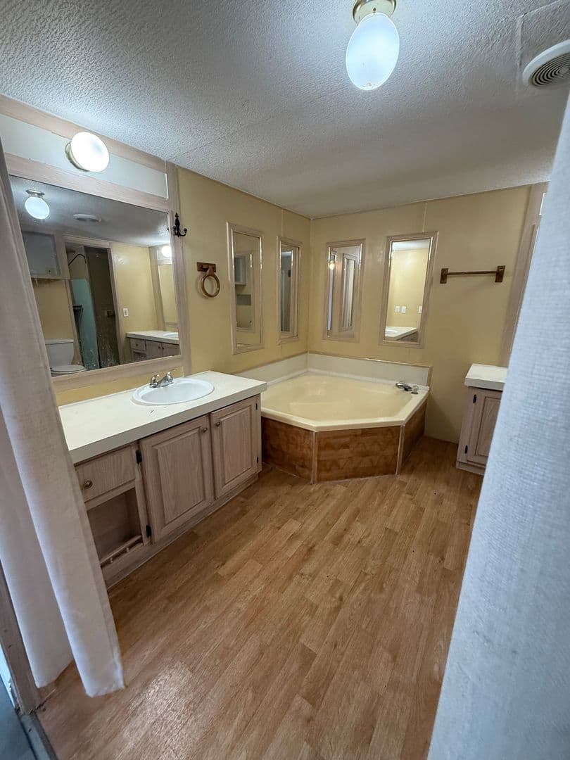 CANYON LAKE Apartment: 1215 CYPRESS DR