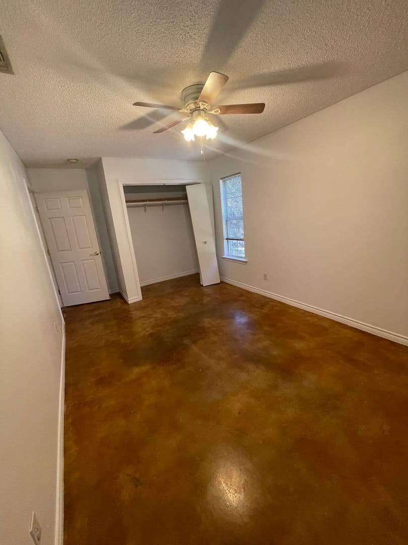 CANYON LAKE House: 1640 LONESOME
