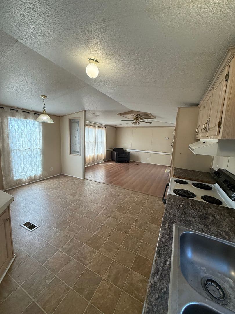 CANYON LAKE Apartment: 1215 CYPRESS DR
