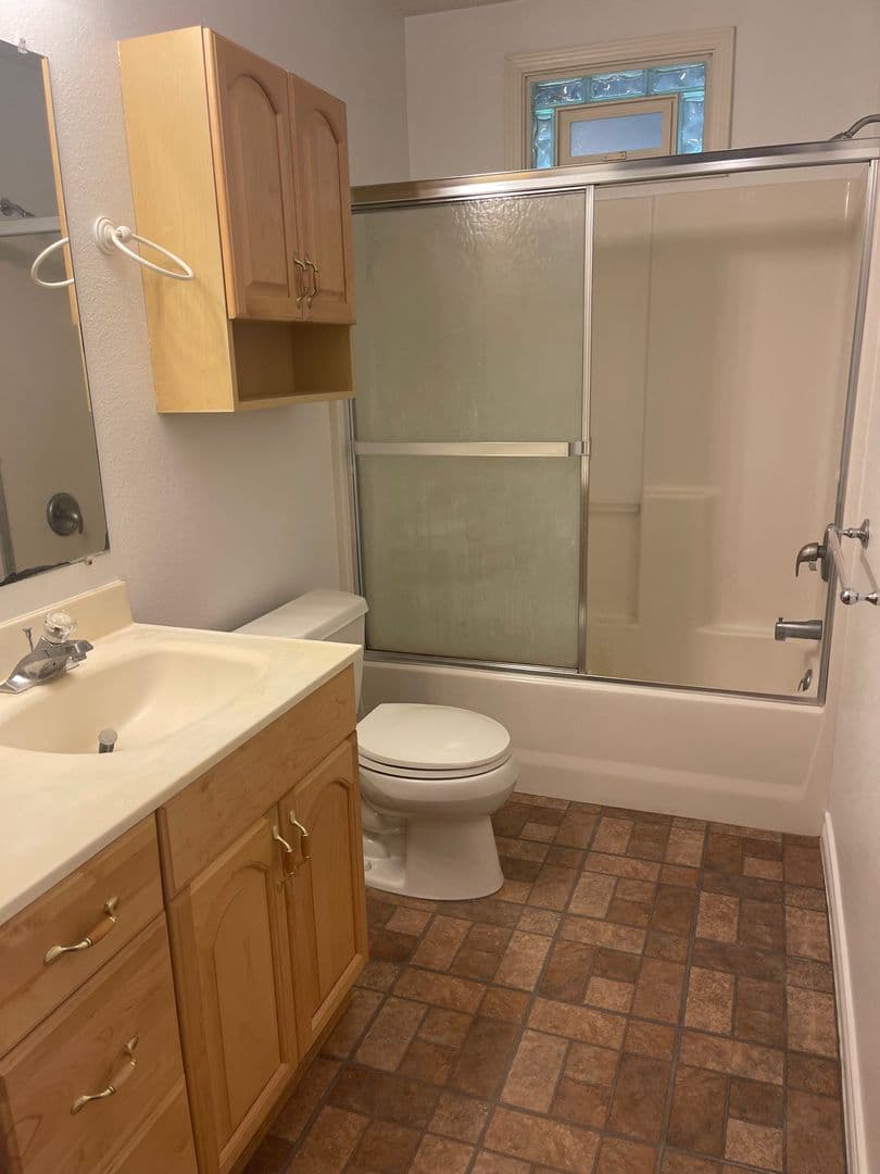 CANYON LAKE House: 1640 LONESOME