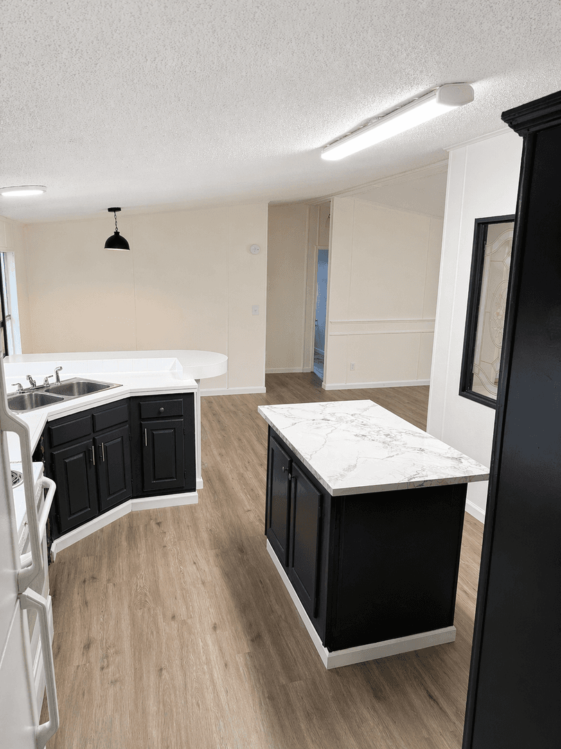 CANYON LAKE Apartment: 532 GRANDVIEW BEND