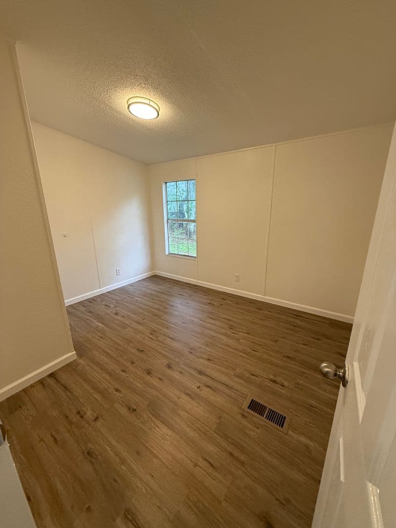 CANYON LAKE Apartment: 532 GRANDVIEW BEND