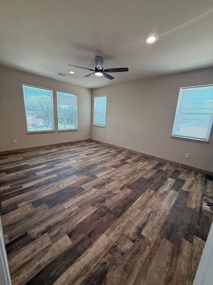 CANYON LAKE Apartment: 1008-1014 MAKAYLA DR