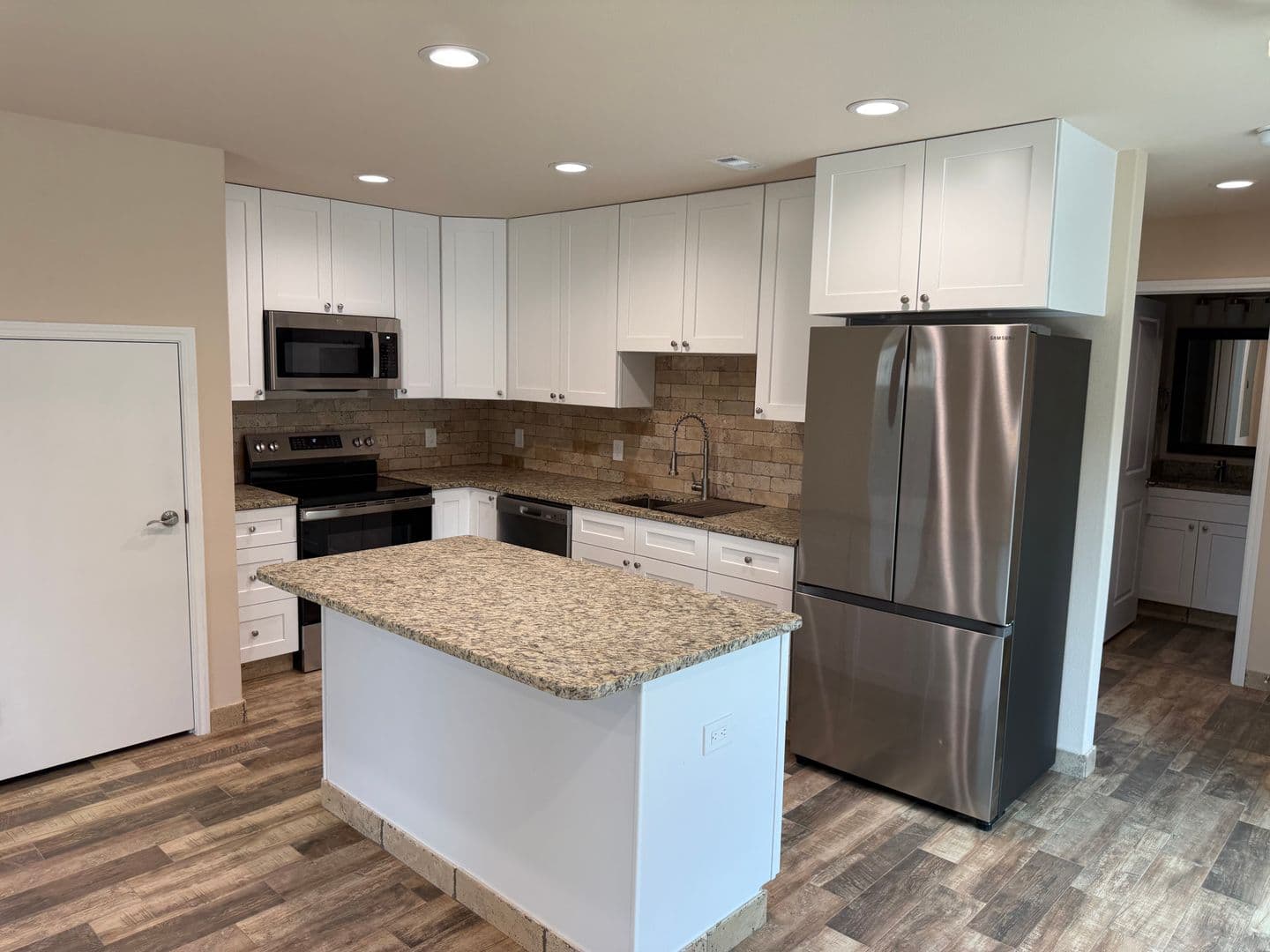 CANYON LAKE Apartment: 1008-1014 MAKAYLA DR