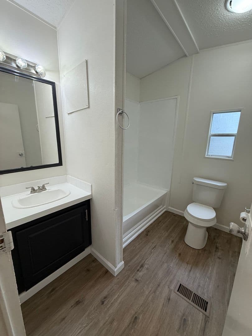 CANYON LAKE Apartment: 532 GRANDVIEW BEND