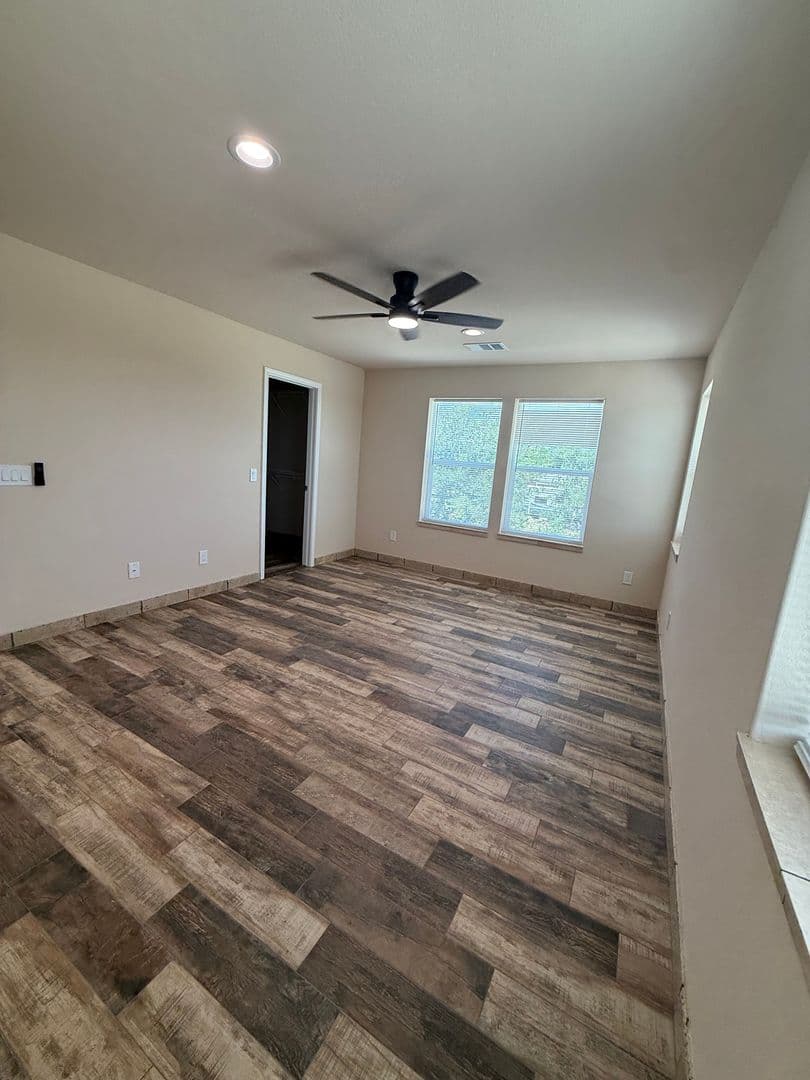 CANYON LAKE Apartment: 1008-1014 MAKAYLA DR