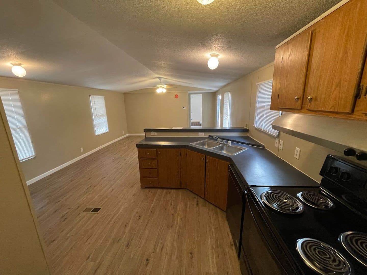 CANYON LAKE Apartment: 611 BUCK TRAIL